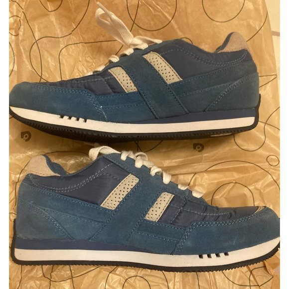 Never worn Gravis Makani sneakers - Picture 2 of 5